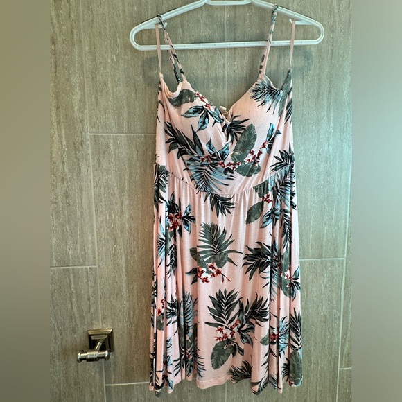 5 Adrene summer mini dresses - Picture 8 of 11